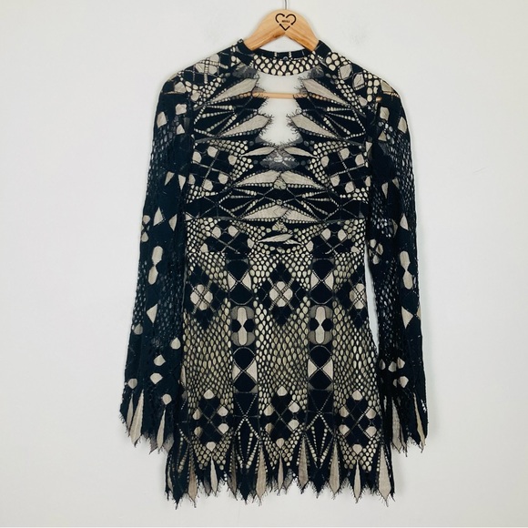 Free People deco lace black with cream underlay mini dress. Flared sleeves. 6 - Picture 8 of 11